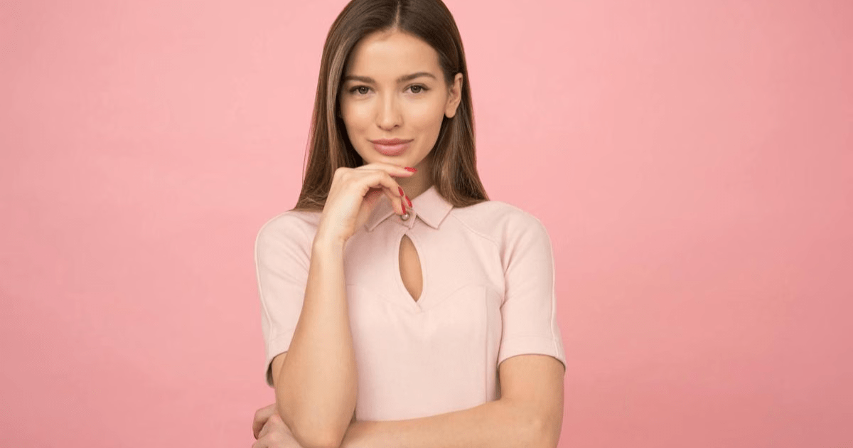 7 Warna Baju Cerahkan Kulit